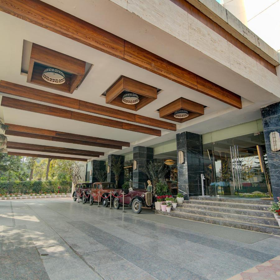 Godwin Haridwar Hotel Exterior photo
